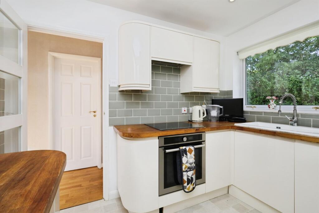 Camberlot Road, Upper Dicker, Hailsham photo 5