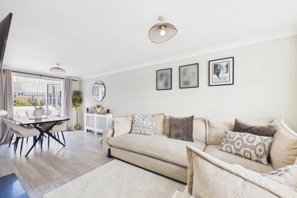 House in Slough - View 5
