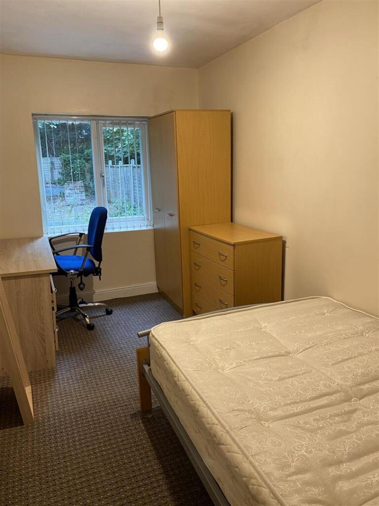 6 bedroom house for rent