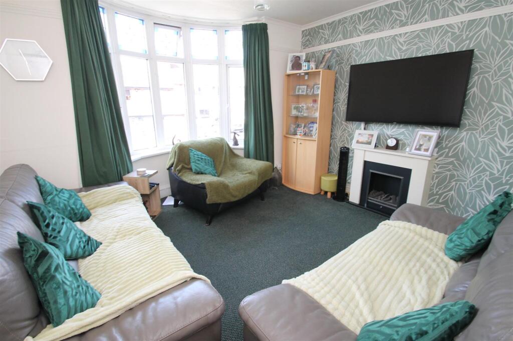 House in Dudley, West Midlands - More