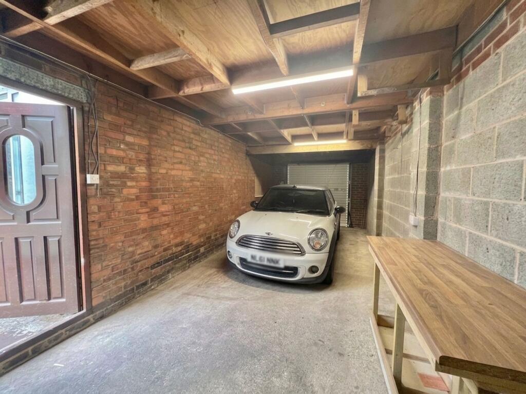 Aylestone Drive, Leicester, LE2 – další