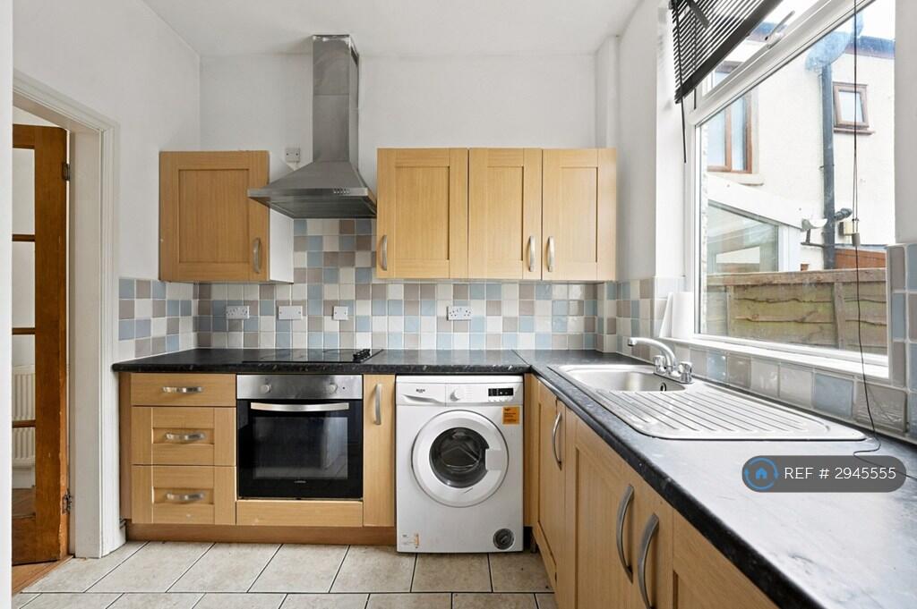 House in Oldham - View 4