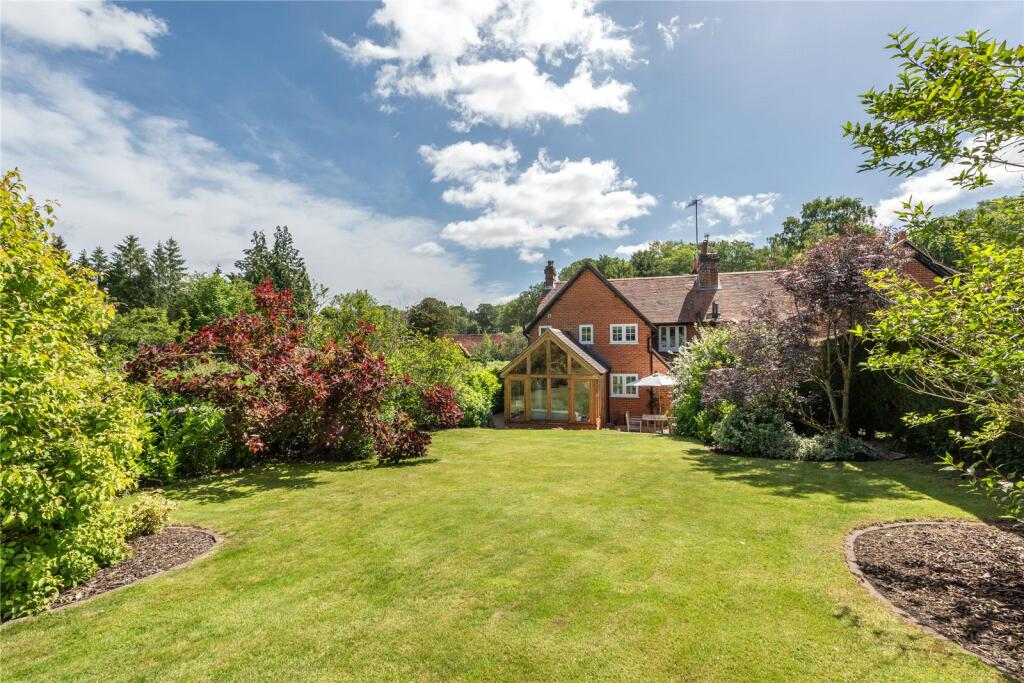 Milton Street, Westcott, Dorking, Surrey, RH4 photo 4