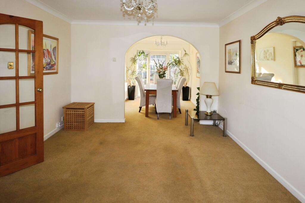 Saracen Close, Pennington, SO41 photo 2