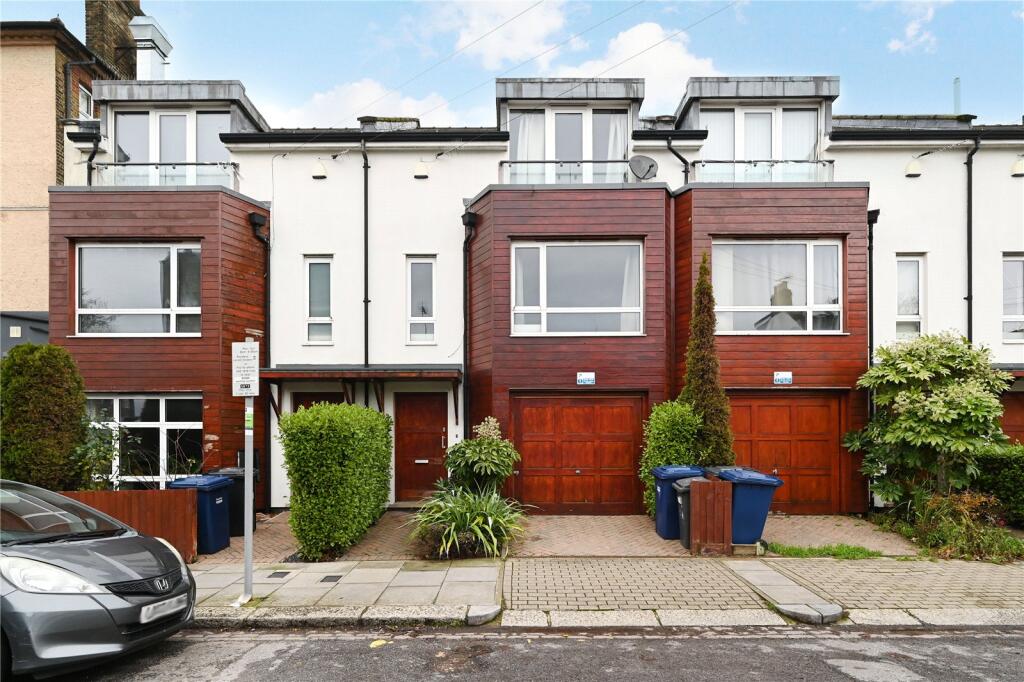 Main image of property: Lincoln Road, East Finchley, London, N2