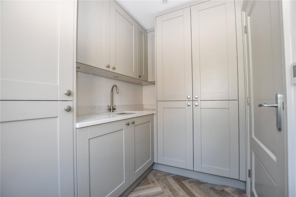 House in Wokingham Without - View 5
