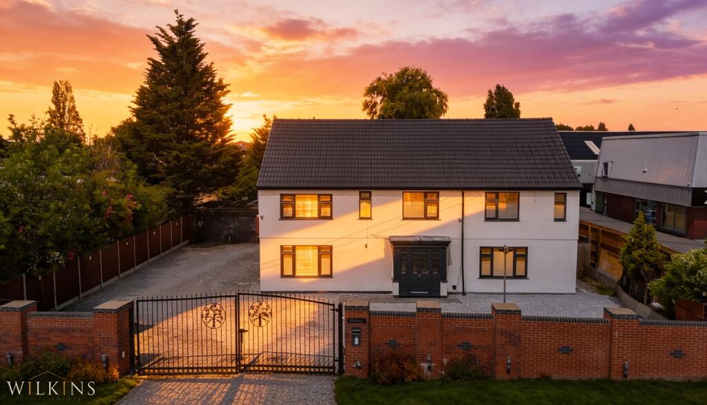 Main image of property: Watling Street, Hinckley, Leicestershire, LE10