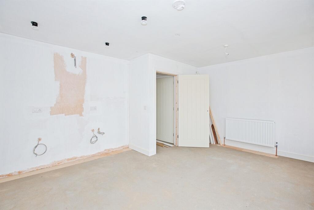 House in Taunton - View 5
