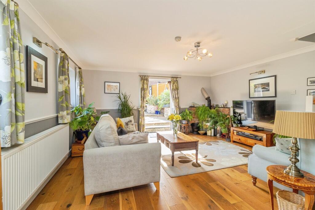House in Houghton Conquest, Central Bedfordshire - View 3