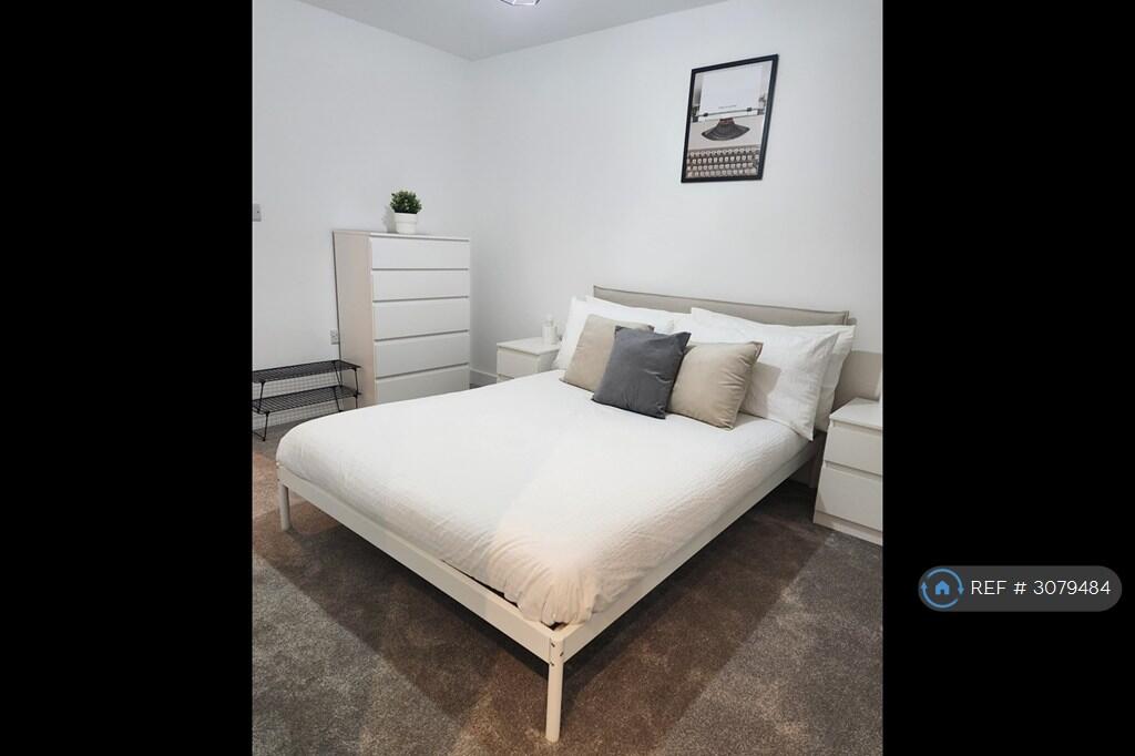 Apartment in Bristol - View 3