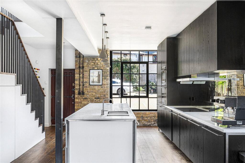 4 bedroom terraced house for rent