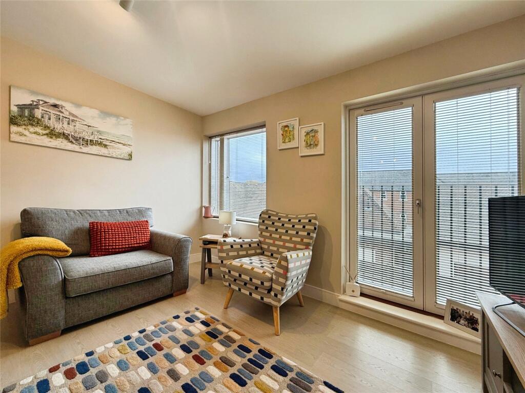 Main image of property: High Street, Crowthorne, Berkshire