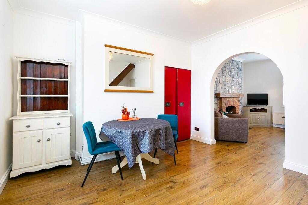 House in York - View 4