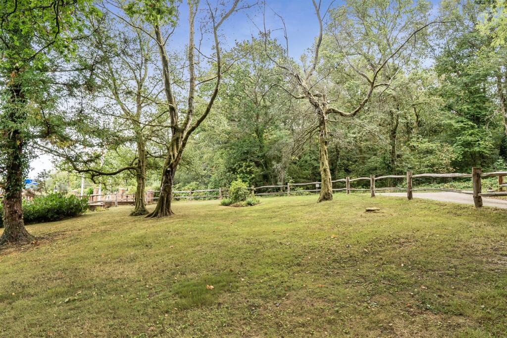 House in Waverley, Haslemere - More