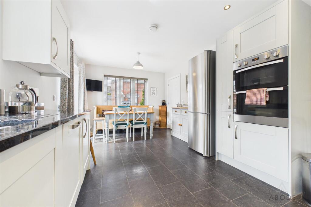 Saxon Close, Ashbourne, Derbyshire photo 4