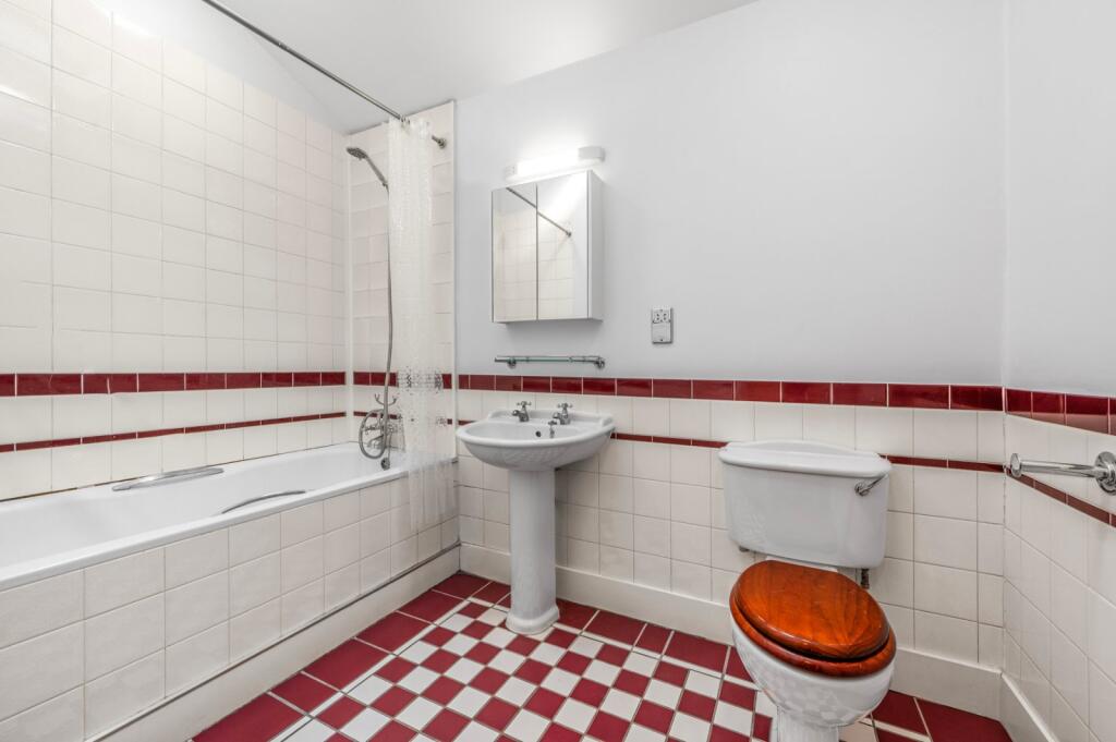 House in London - View 5