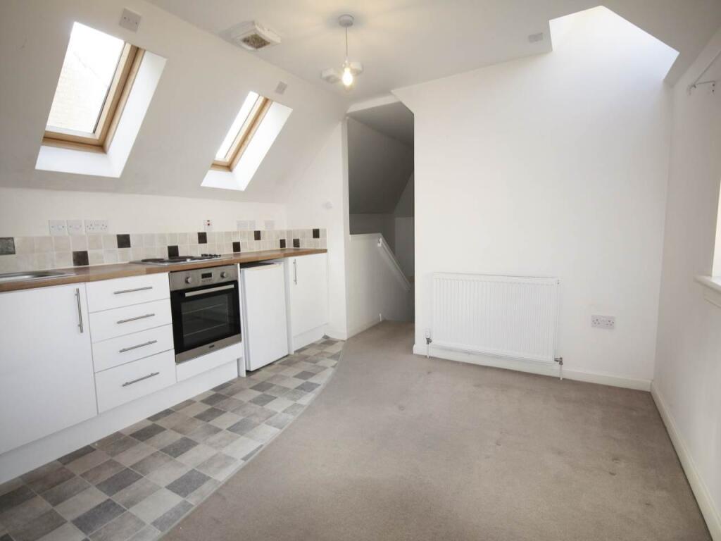 Apartment in Edinburgh, Corstorphine - View 4