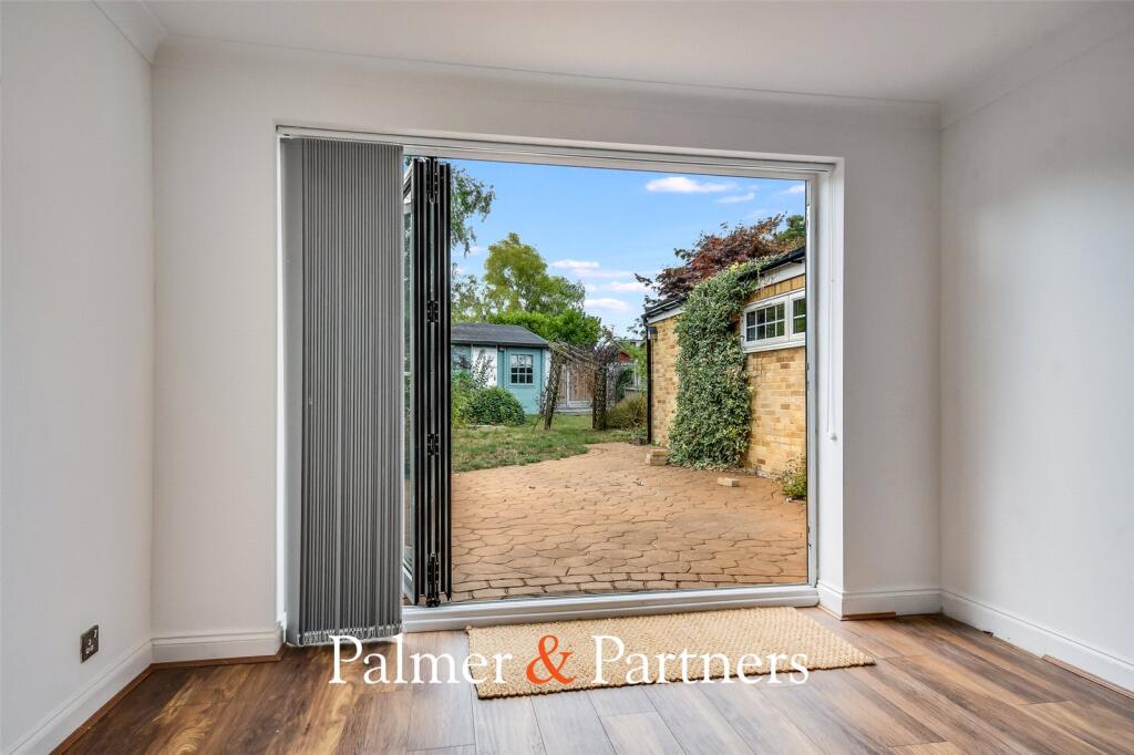House in Chelmsford, Galleyend, Galleywood - More