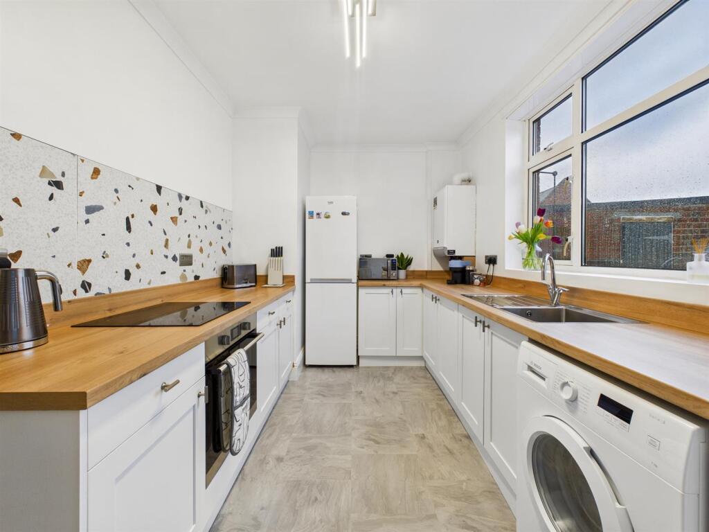 Closefield Grove, Monkseaton photo 4