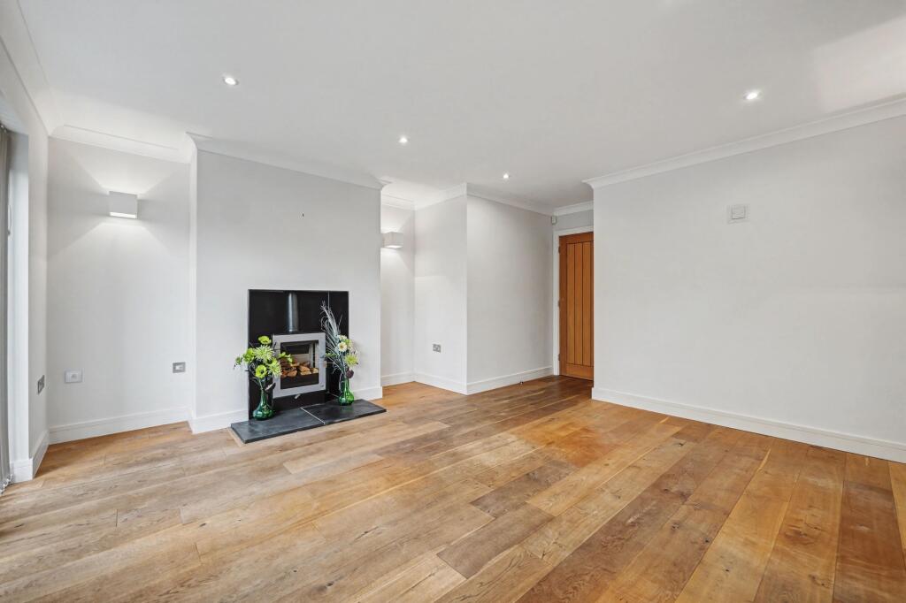 House in Rugby, Wolvey - More