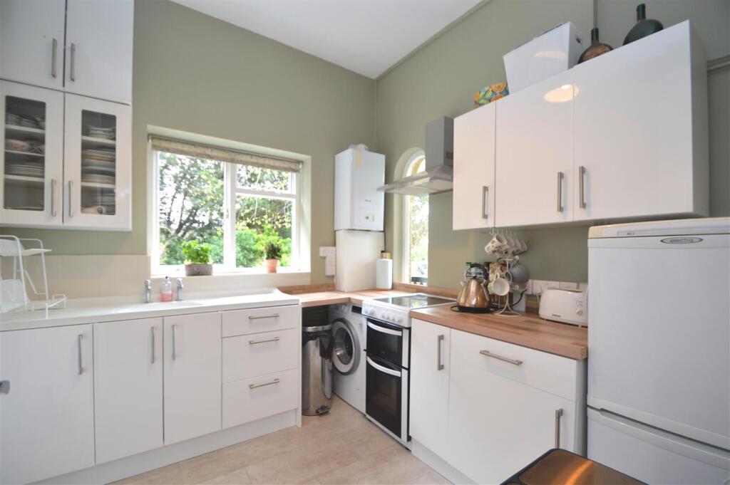 York Avenue, East Cowes photo 2