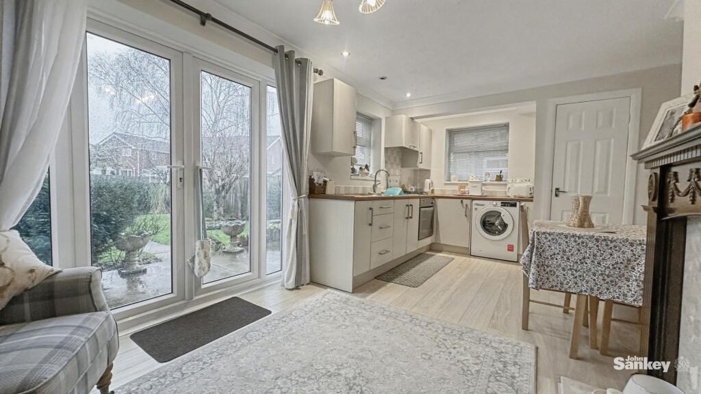 Sycamore Road, Mansfield Woodhouse, NG19 - View 2