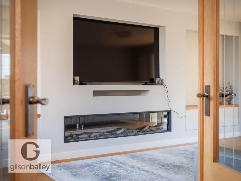 4 bed detached - Dawdys Court, Halvergate image 4