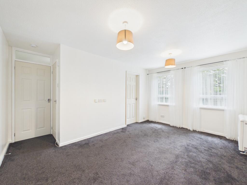 Apartment in Cardiff, Thornhill - View 3