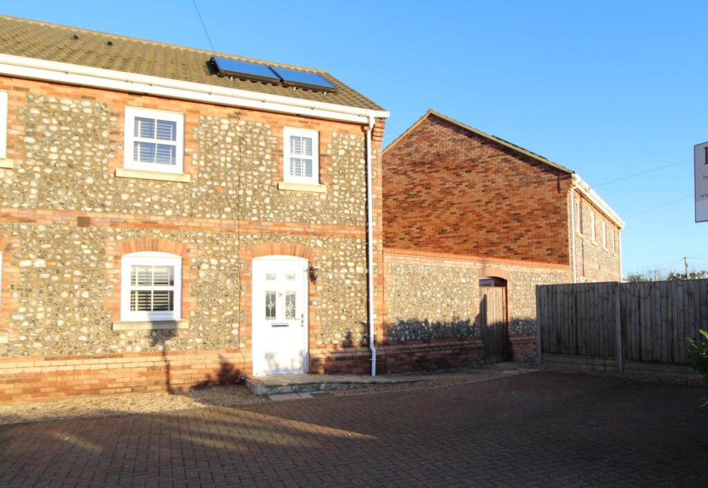 3-bed semi-detached on The Street, Beck Row, Bury St. Edmunds, £250,000