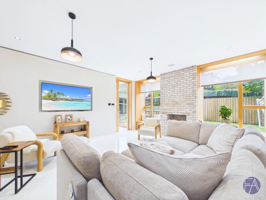 House in Sefton, Redgate, Formby - More
