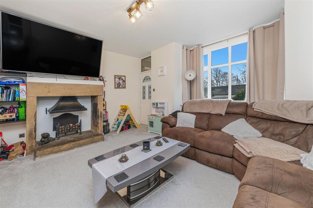 Ashbrow Road, Huddersfield photo 3