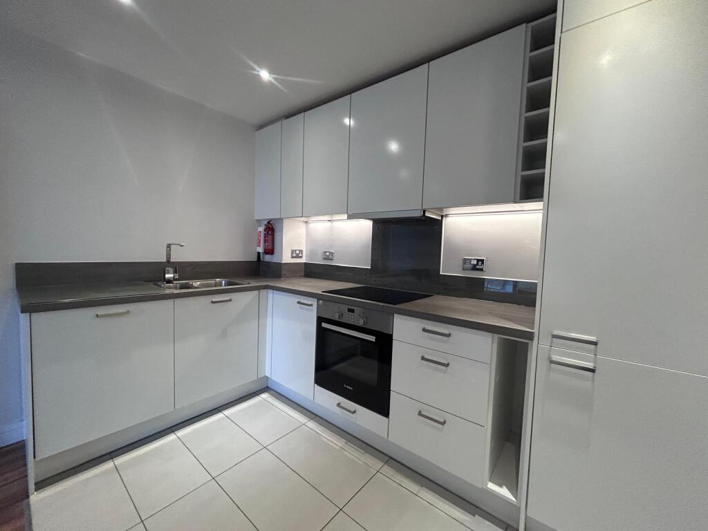 Apartment in Reading - View 5