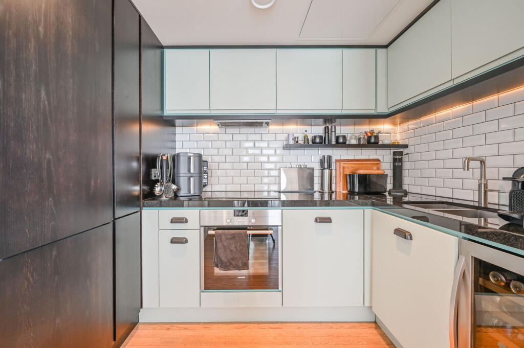Main image of property: Cobblestone Square, Wapping, London, E1W