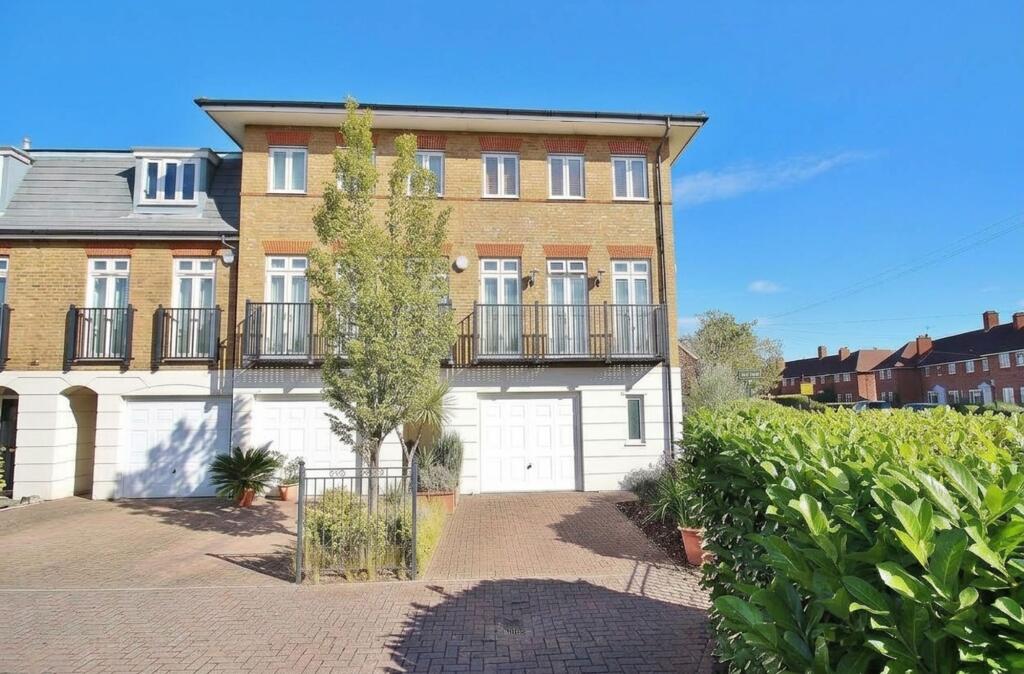 Main image of property: Worple Road, Isleworth, TW7