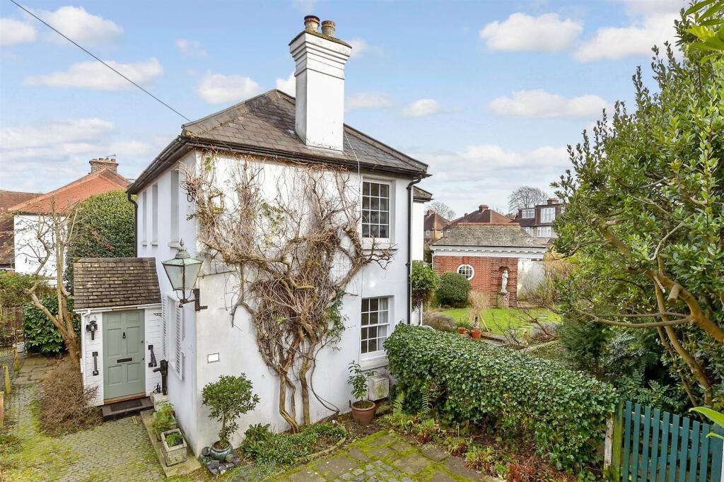 3-bed detached on Westcroft Road, Carshalton, Surrey, £750,000