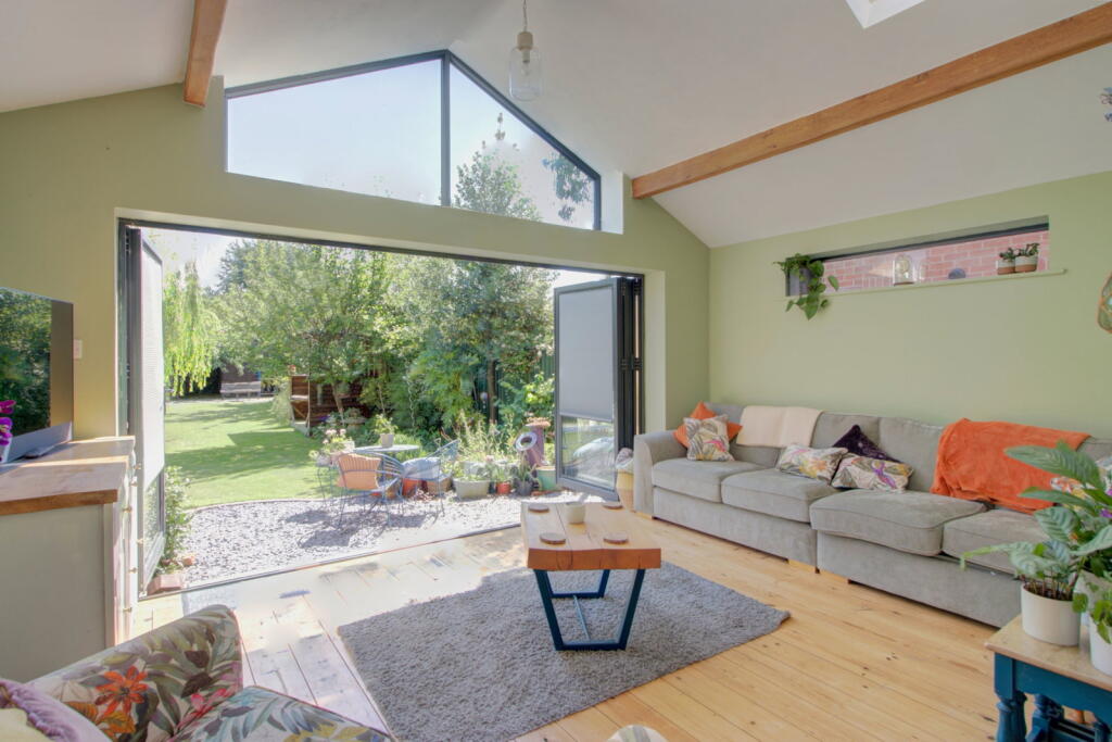 Nursteed Road, Devizes, Wiltshire, SN10 3AJ photo 2