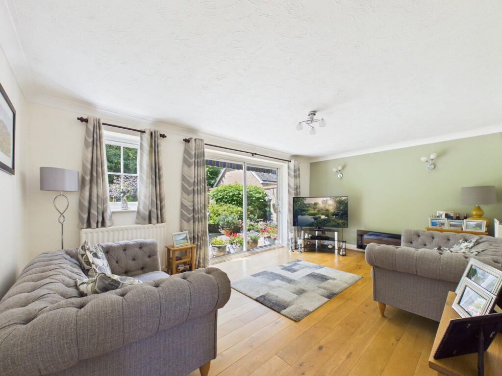 House in Horsham, Littlehaven, North Horsham - View 2