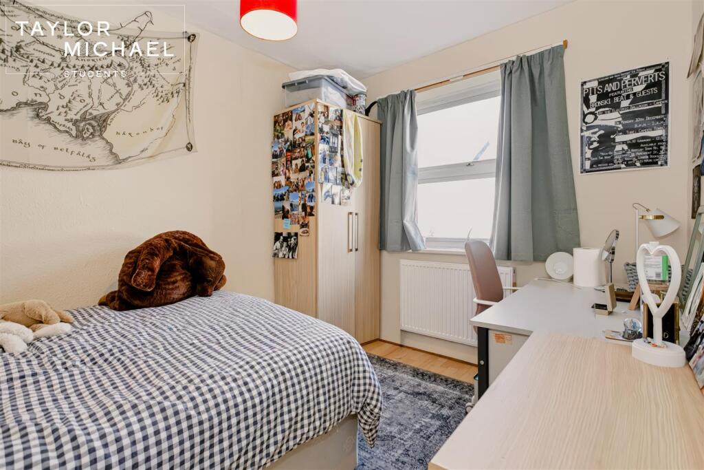 4 bedroom terraced house for rent