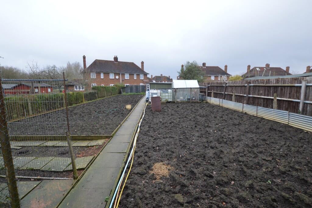 Churchill Close, STEWARTBY photo 3
