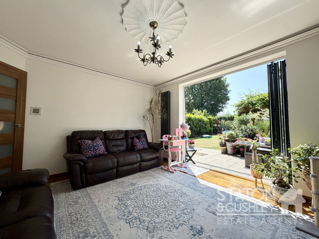 House in Mansfield, Nottinghamshire - More