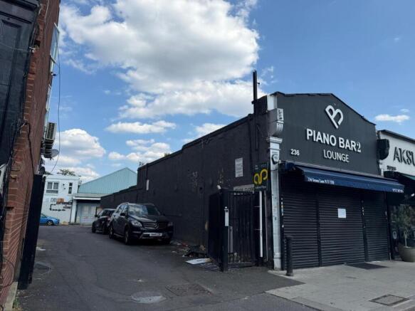 236 Green Lanes