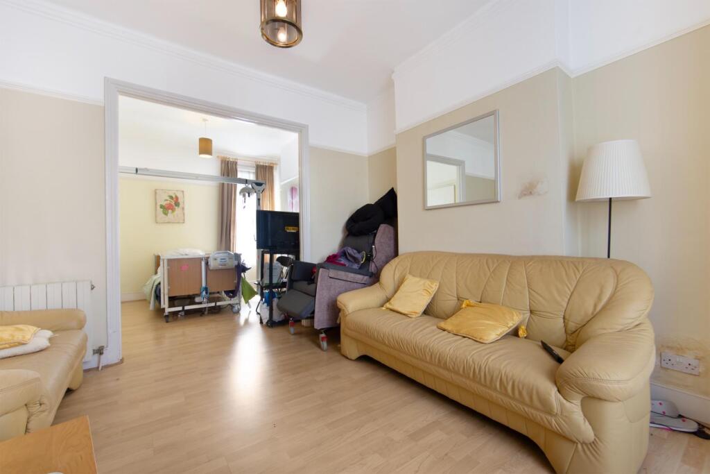 Santley Street, photo 2