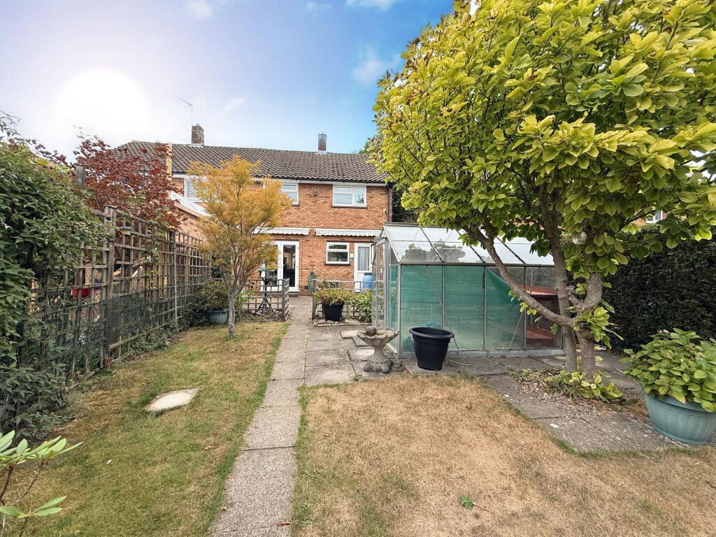 House in Luton - View 5