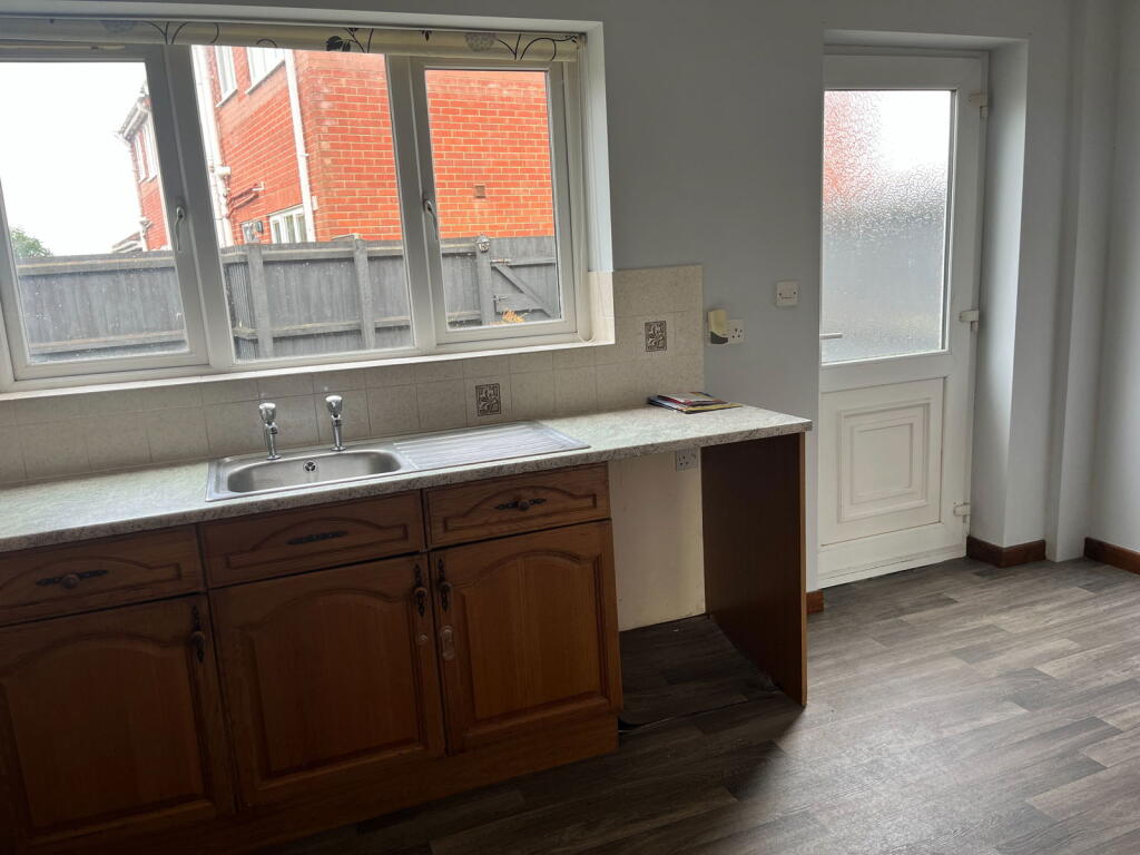 Beach Avenue, Chapel St. Leonards, Skegness, PE24 5SH photo 4