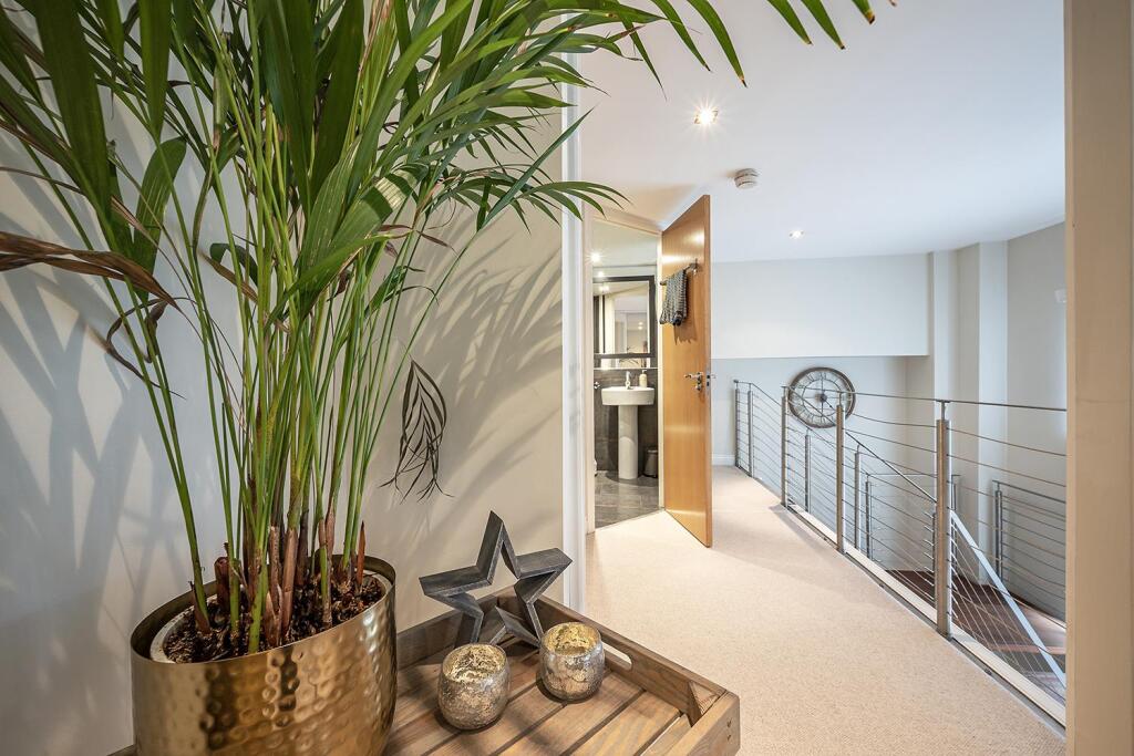 Apartment in Warwick, Royal Leamington Spa - View 2