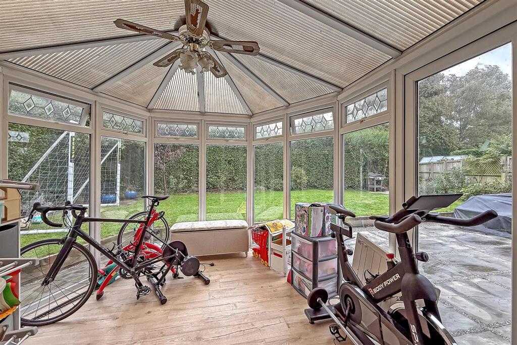 Additional image 12 of South Close, St. Albans