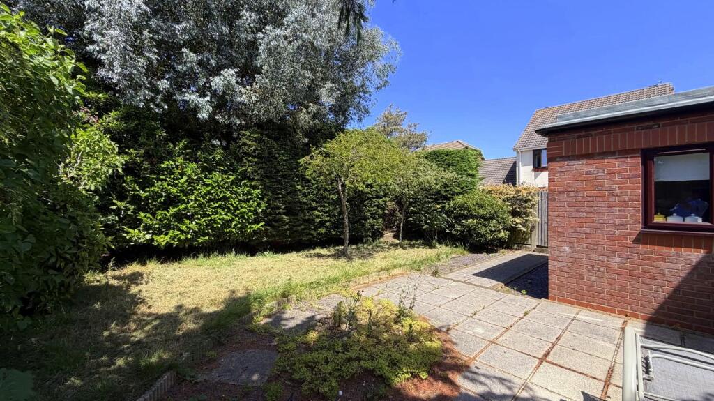 House in Eastbourne, Friday Street - View 4