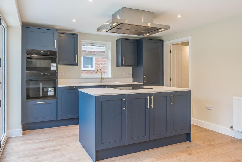Woodside Close, Dersingham, King's Lynn photo 4