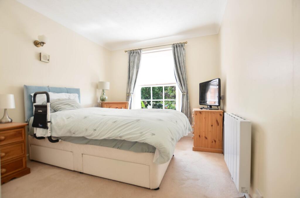 Apartment in Worcester - View 3