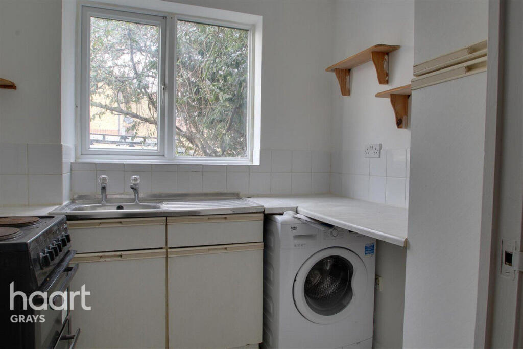 Main image of property: Parsonage Road, Grays RM20
